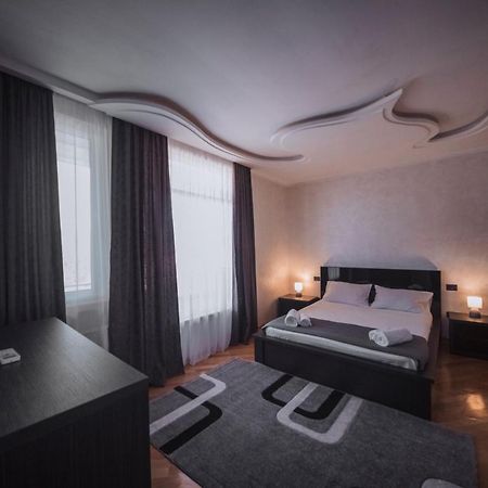 Makos Guest House クタイシ エクステリア 写真