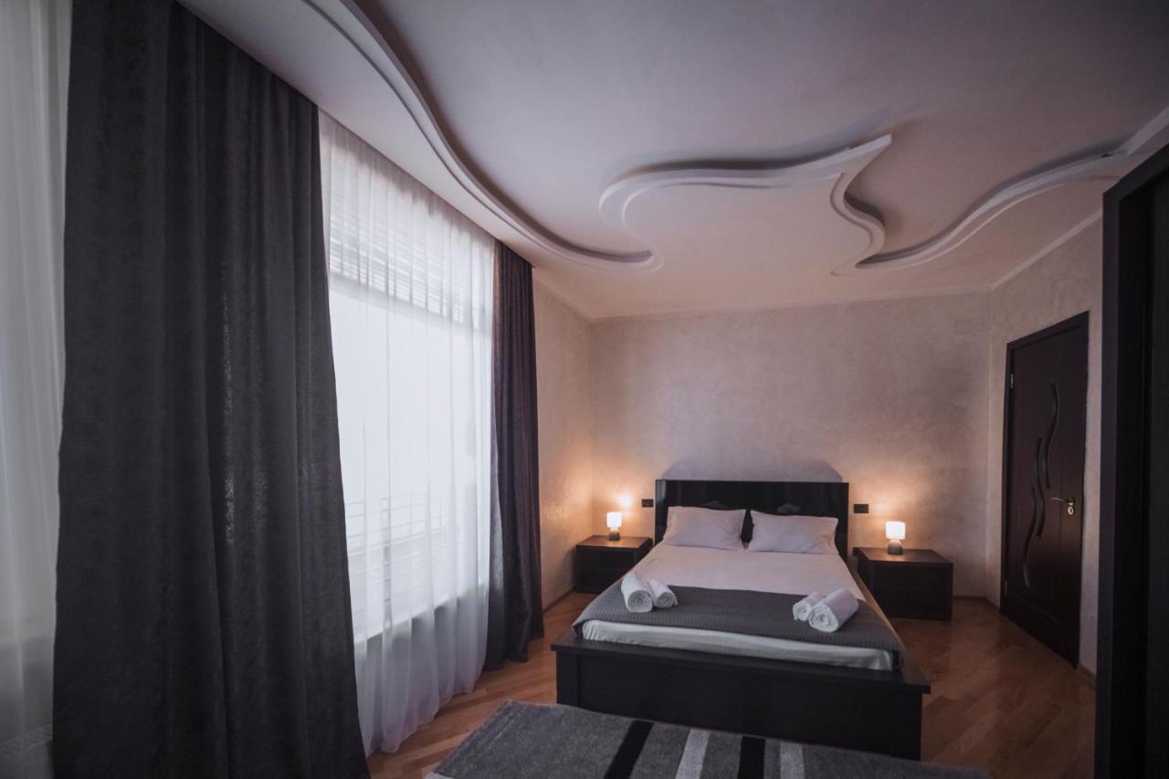 Makos Guest House クタイシ エクステリア 写真