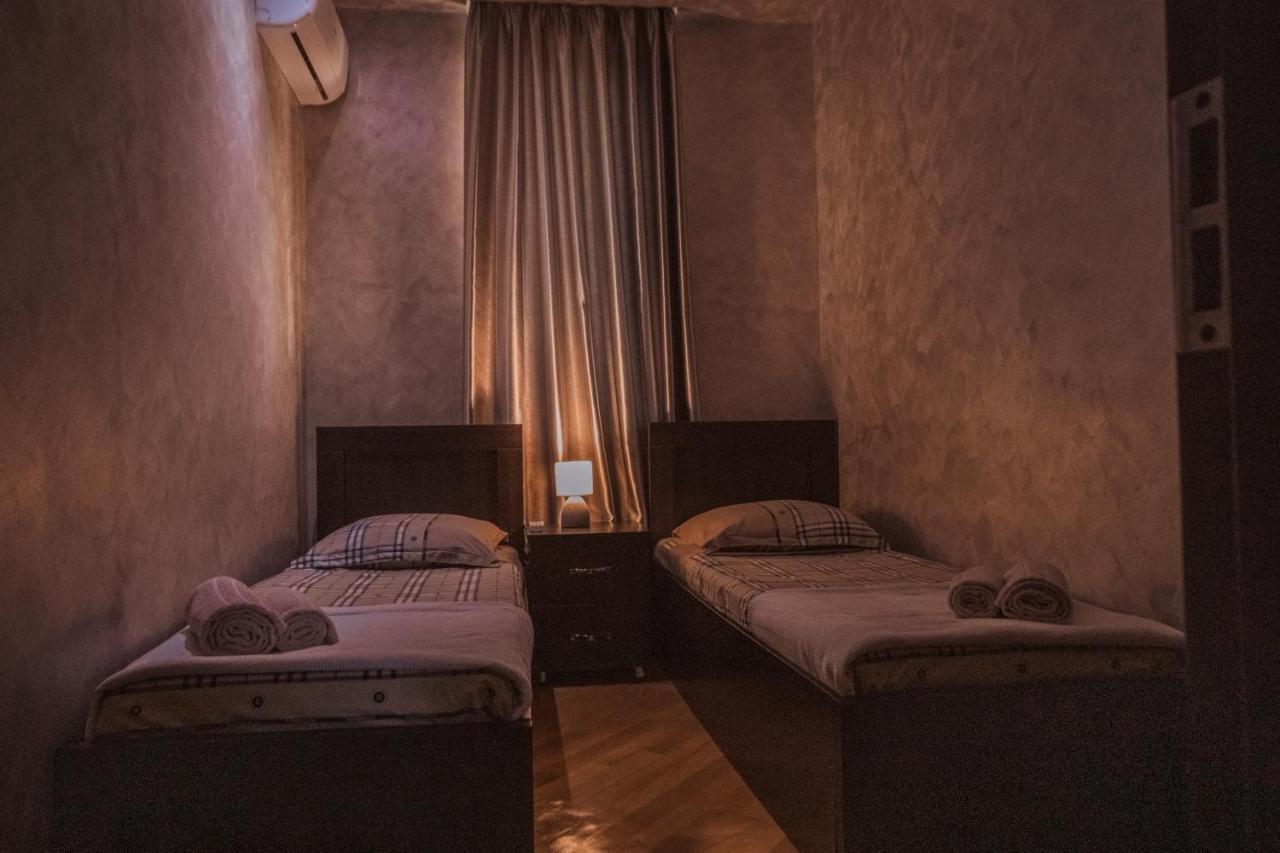 Makos Guest House クタイシ エクステリア 写真