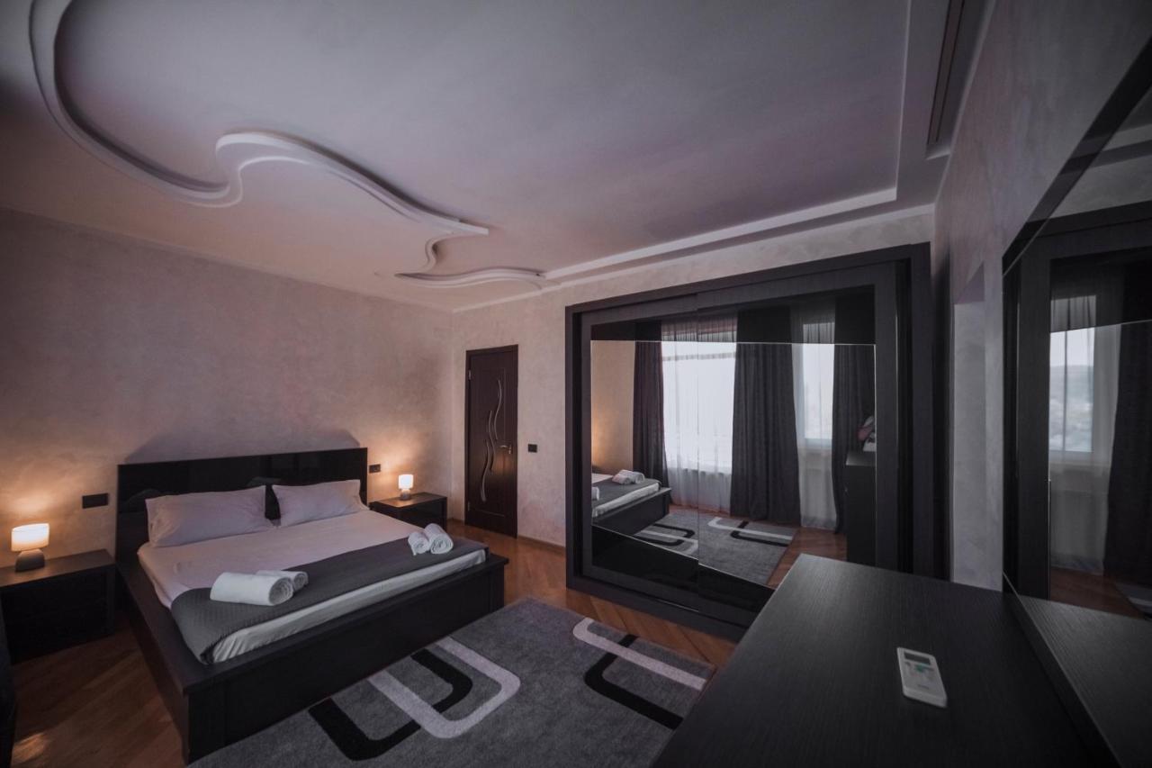 Makos Guest House クタイシ エクステリア 写真