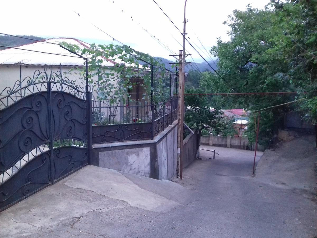 Makos Guest House クタイシ エクステリア 写真